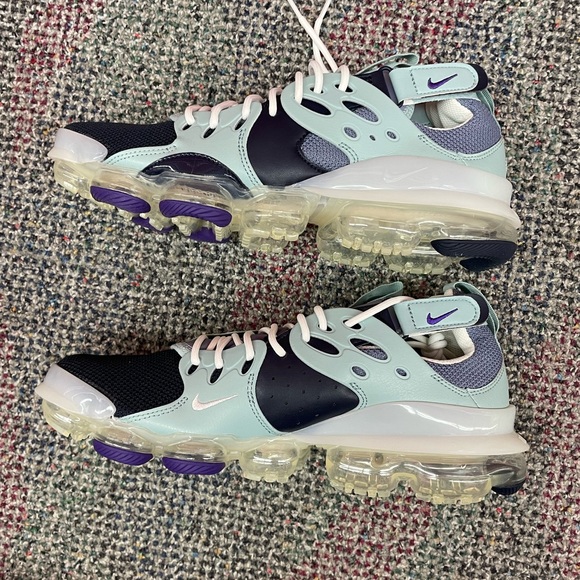 Nike - Picture 3 of 7